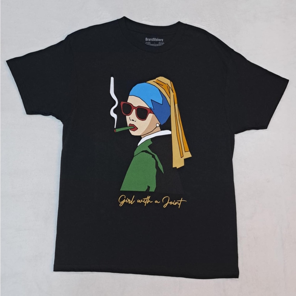 BrandMakers "Lola - Girl with a Joint" Art T-shirt - Men's size LARGE
